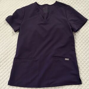 Figs X-Small purple shadow casma 3 pocket top great condition